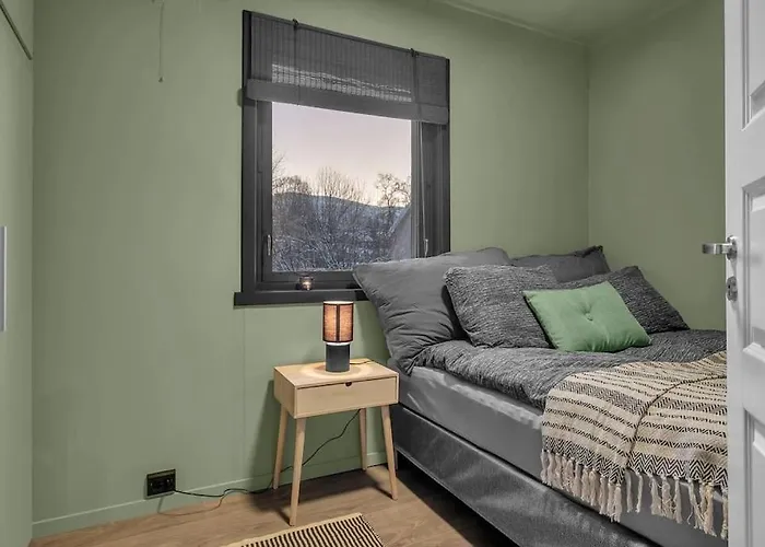 For Groups & Families - Free Parking - Near Centrum ترومسو