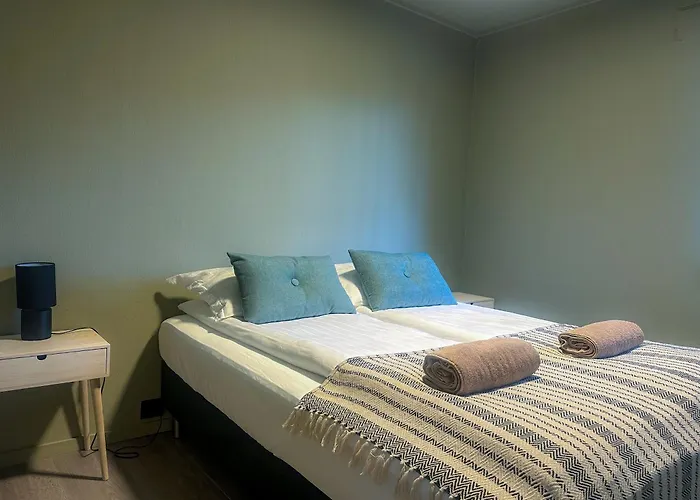 For Groups & Families - Free Parking - Near Centrum *