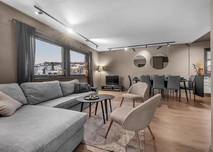 Apartment For Groups & Families - Free Parking - Near Centrum Tromsø